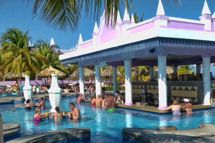 Pool bar